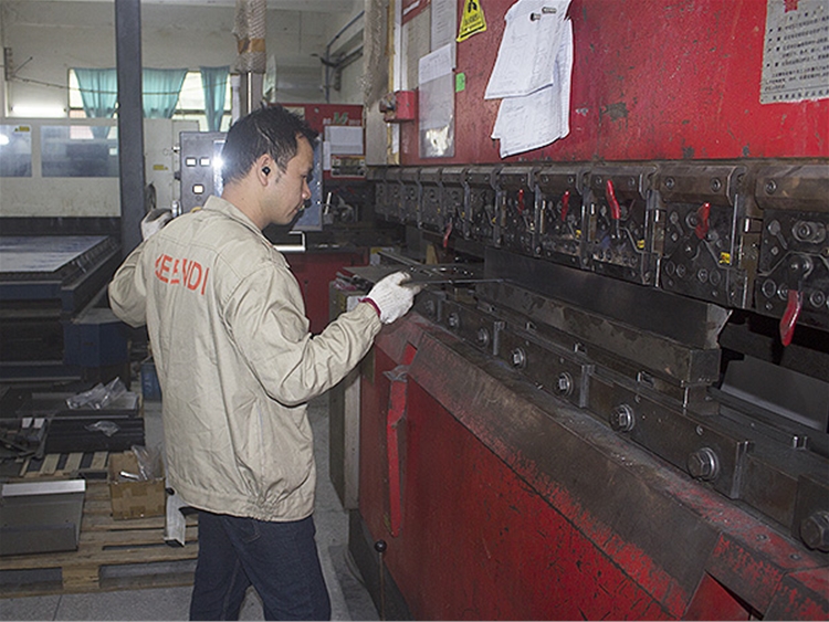 折彎機